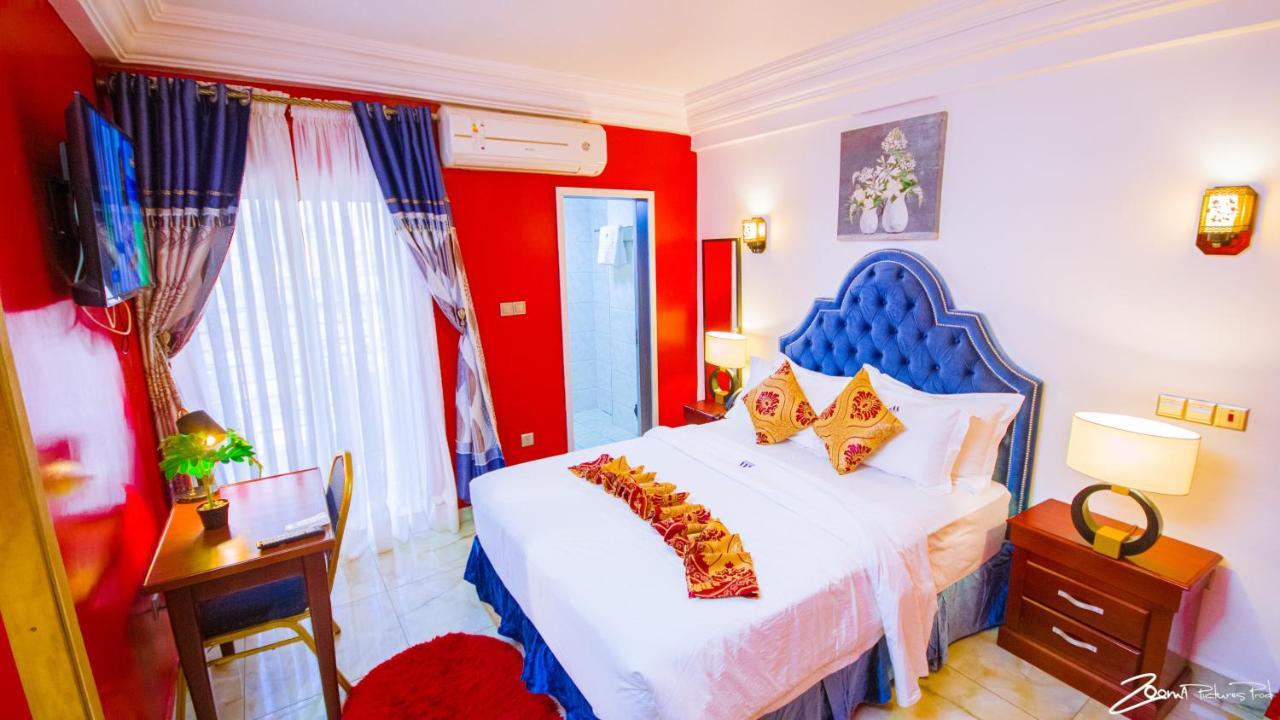 Marriot Metropolitan Hotel Douala Exterior photo