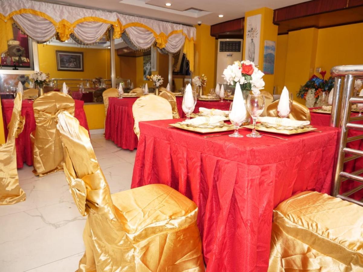 Marriot Metropolitan Hotel Douala Exterior photo