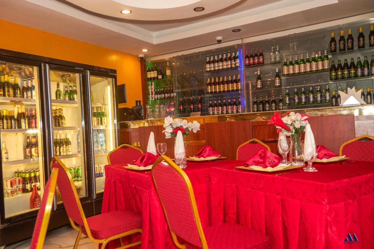Marriot Metropolitan Hotel Douala Exterior photo
